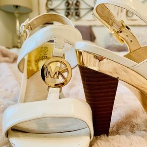 MICHAEL Michael Kors Shoes - Original Michael Kors White/Gold Pumps MICHAEL Michael Kors Shoes - Original Michael Kors White/Gold Pumps
